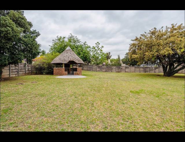 4 BEDROOM FREEHOLD FOR SALE IN BRACKENHURST